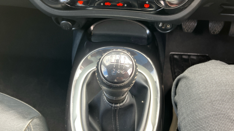 Nissan Juke 1.5 dCi Tekna 5dr Diesel Hatchback